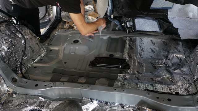 רռ RAV4װ˹STP