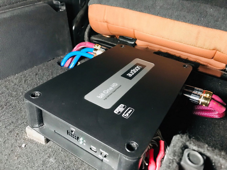 奥迪Q7汽车音响改装法国劲浪165XP―福州道声作品